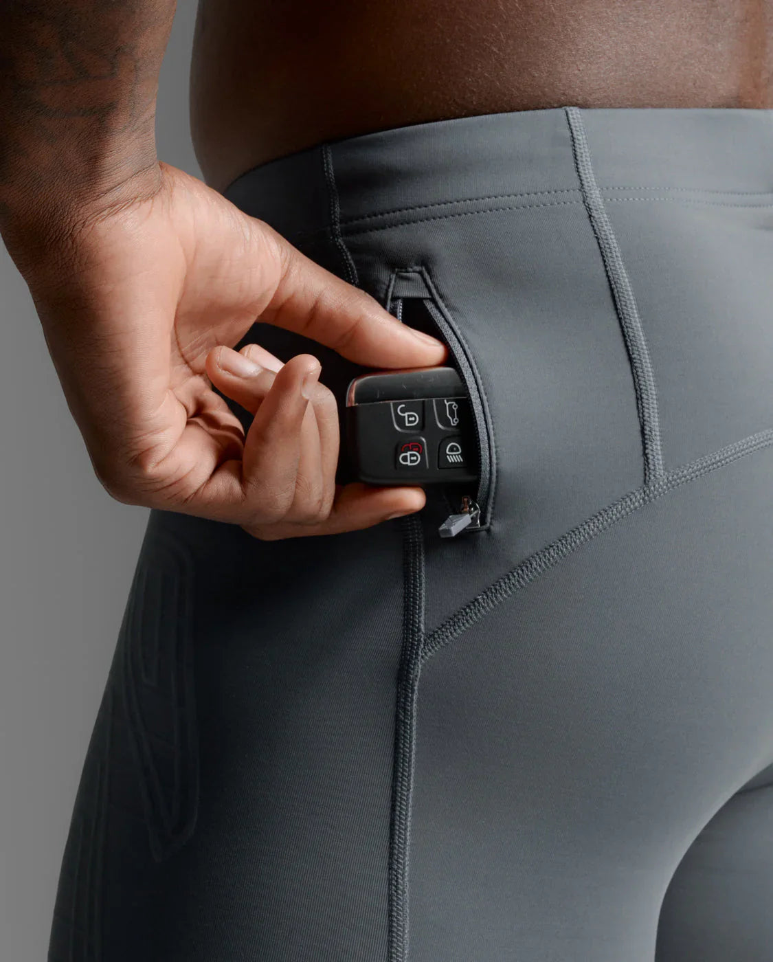 2XU Men's Light Speed Compression Shorts - TRB/BRF