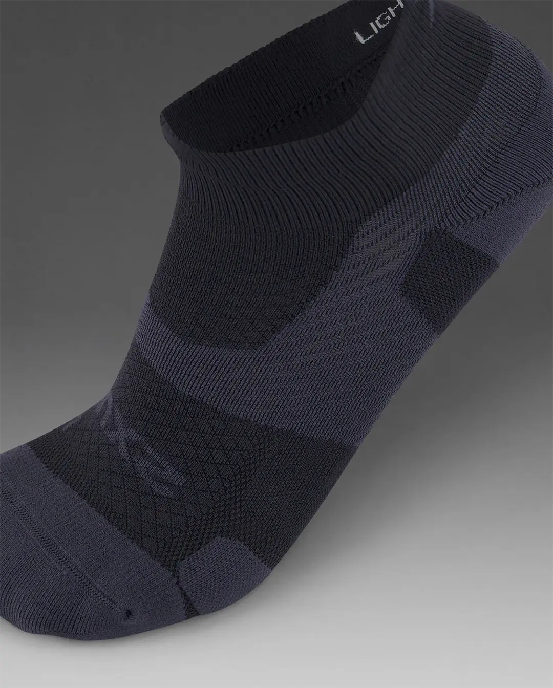 2XU Unisex's Vectr Light Cushion 1/4 Crew - Black/Titanium