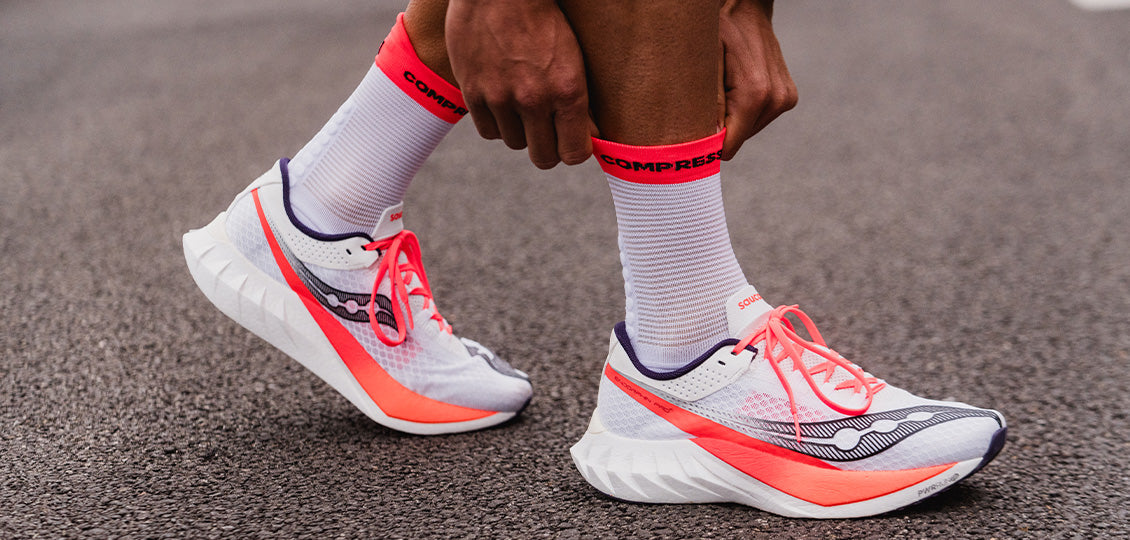 Compressport Unisex's Pro Racing Socks v4.0 Run High - White/Fluo Red