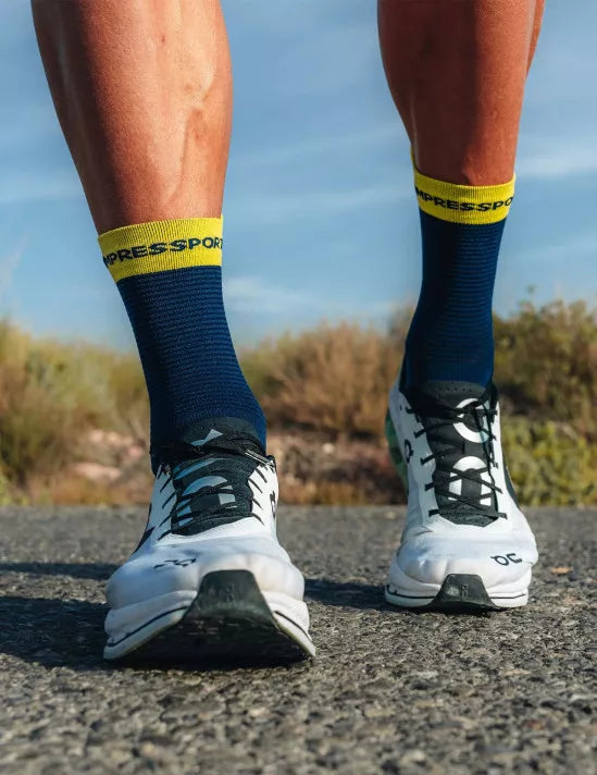 Compressport Unisex's Pro Racing Socks v4.0 Run High - Blues/Green Sheen