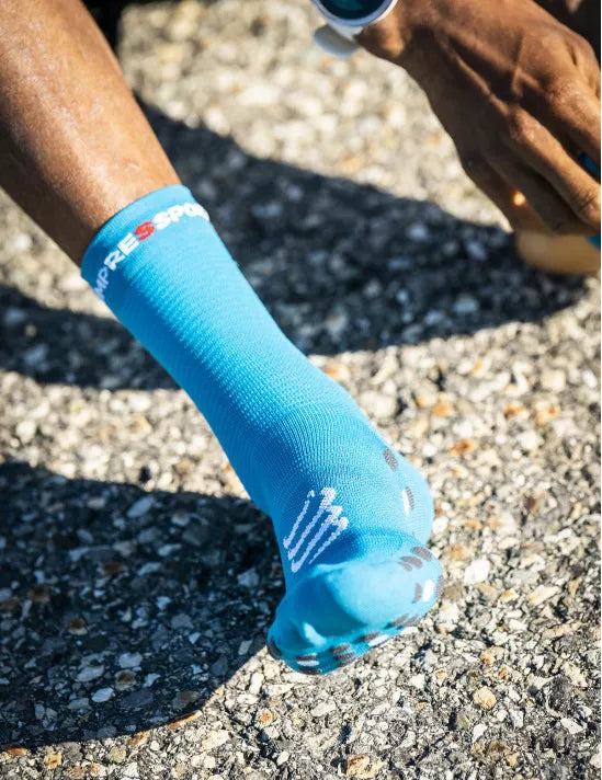Compressport Unisex's Pro Racing Socks v4.0 Run High - Mosaic Blue/Magnet