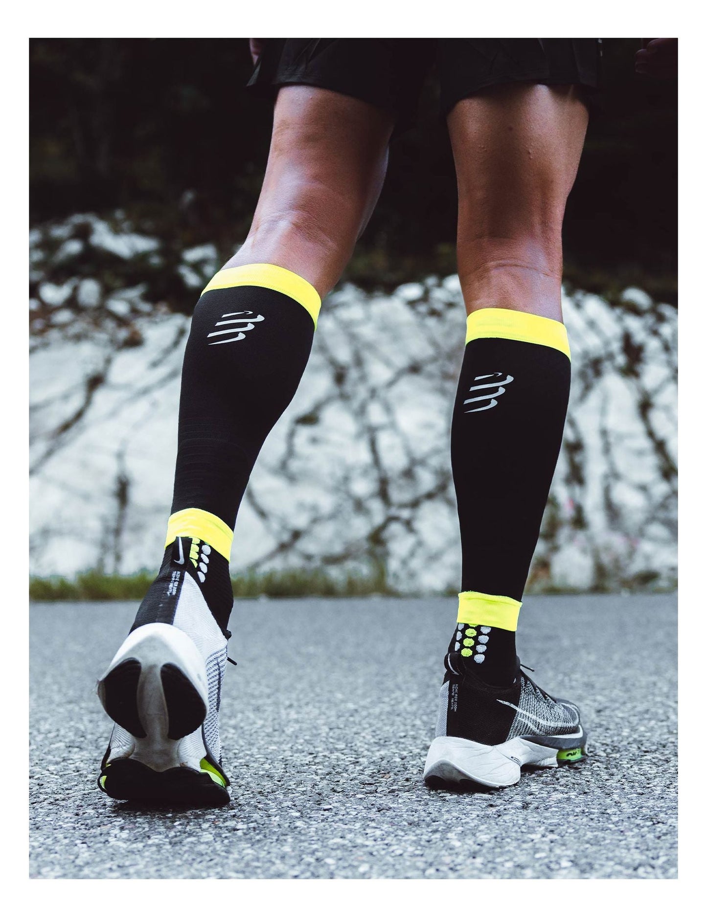 Compressport Unisex's R2 3.0 Flash Calf Sleeves Black/Fluo Yellow - CCSU3099016