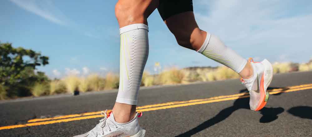 Compressport Unisex Calf Sleeve R2 Aero - White