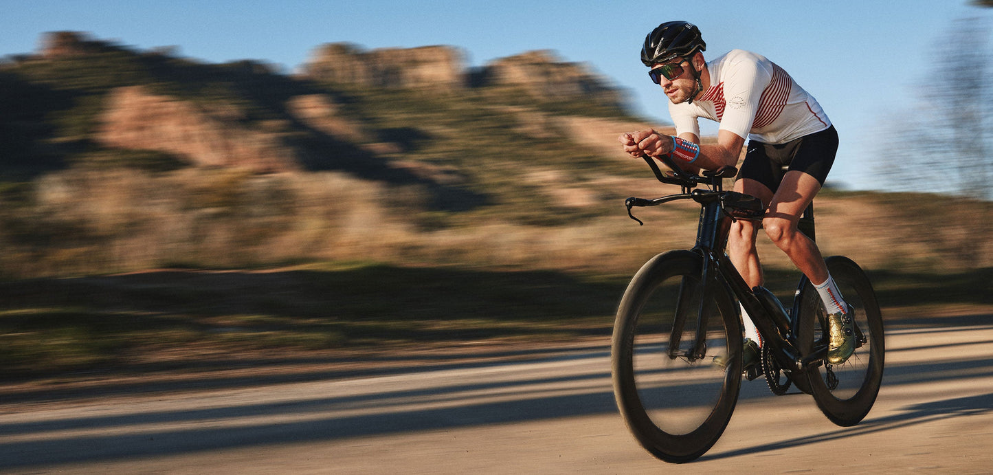 Compressport Unisex's Pro Racing Socks v4.0 Bike - White/Orangeade