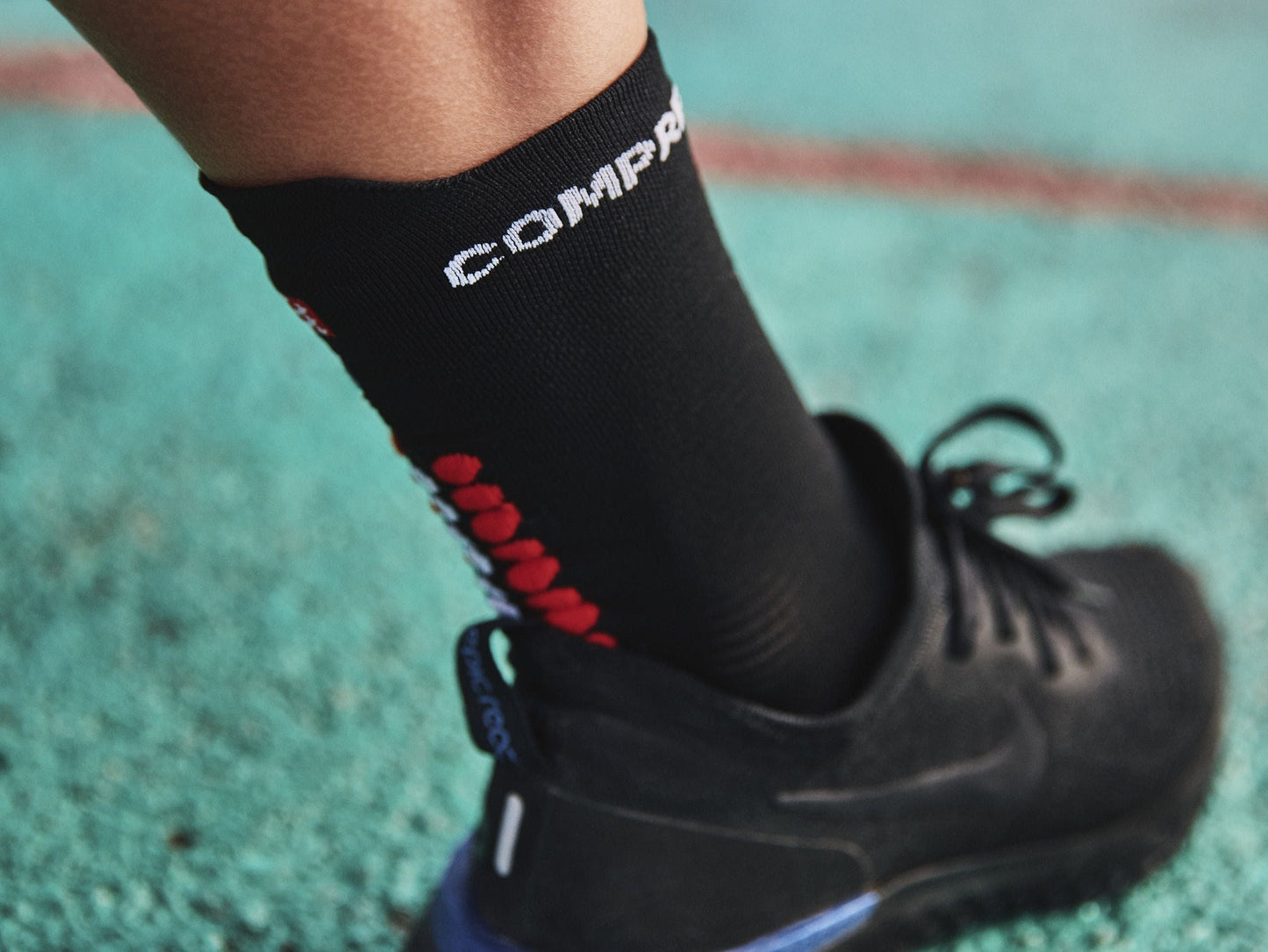 Compressport Unisex's Pro Racing Socks v4.0 Run High - Black/Red