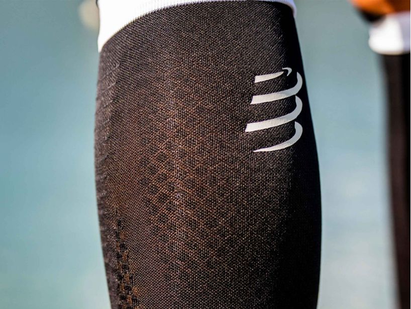 Compressport Unisex's R2 3.0 Calf Sleeve - Black/White