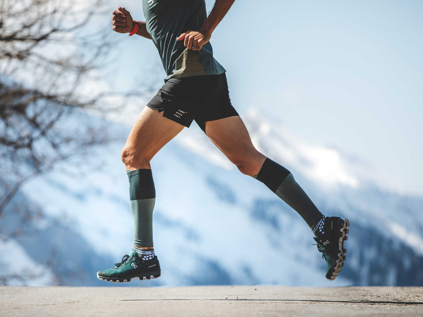 Compressport Unisex R2V2 Calf Sleeves Green Gables- SU00002B_615