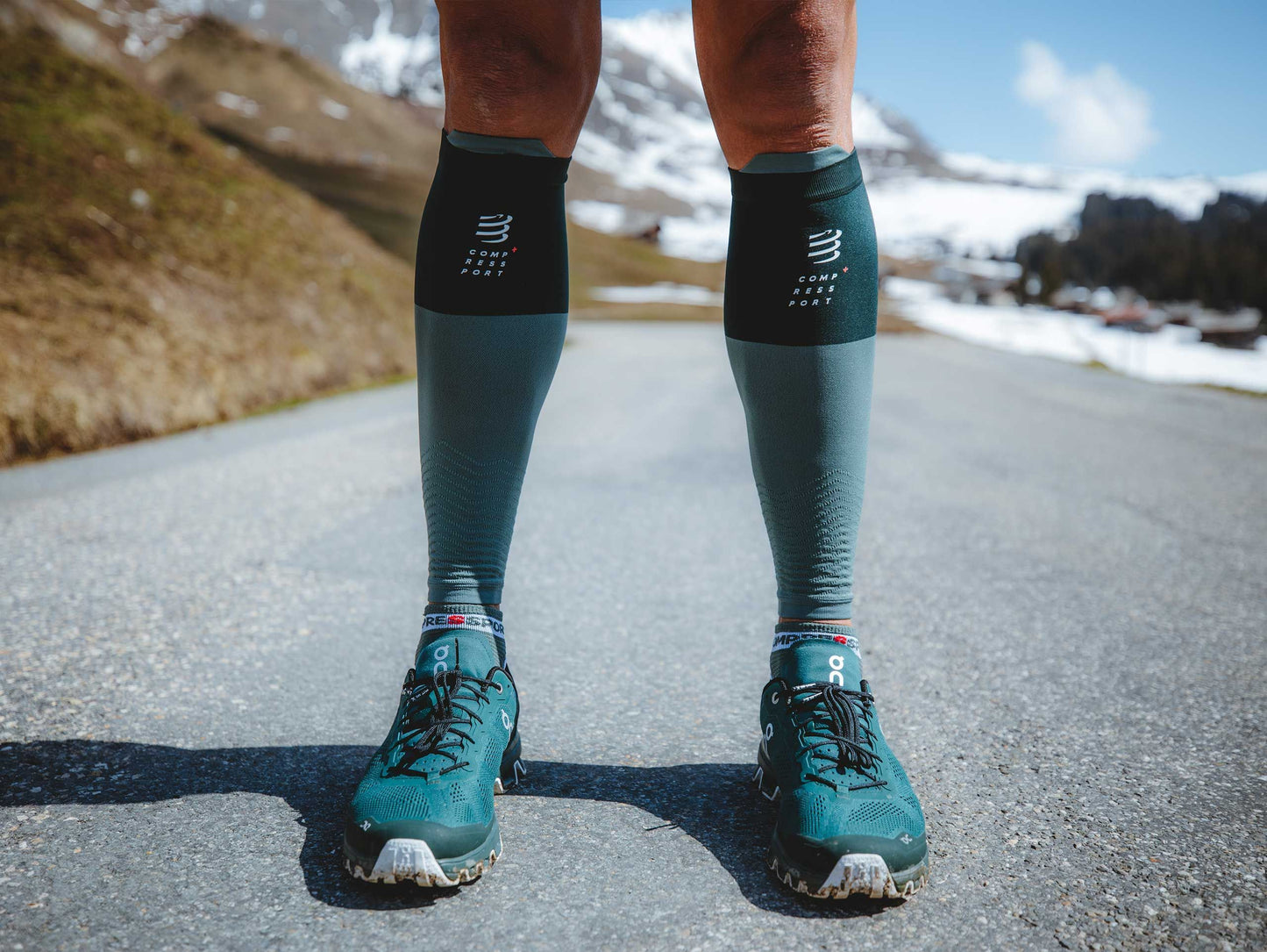 Compressport Unisex R2V2 Calf Sleeves Green Gables- SU00002B_615