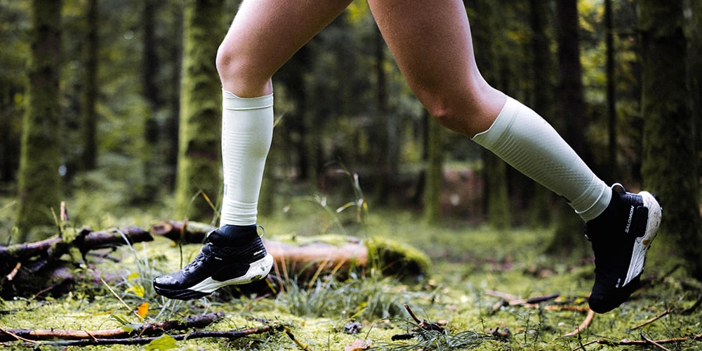 Compressport Unisex's R2 3.0 Calf Sleeves - Aqua/Jacaranda