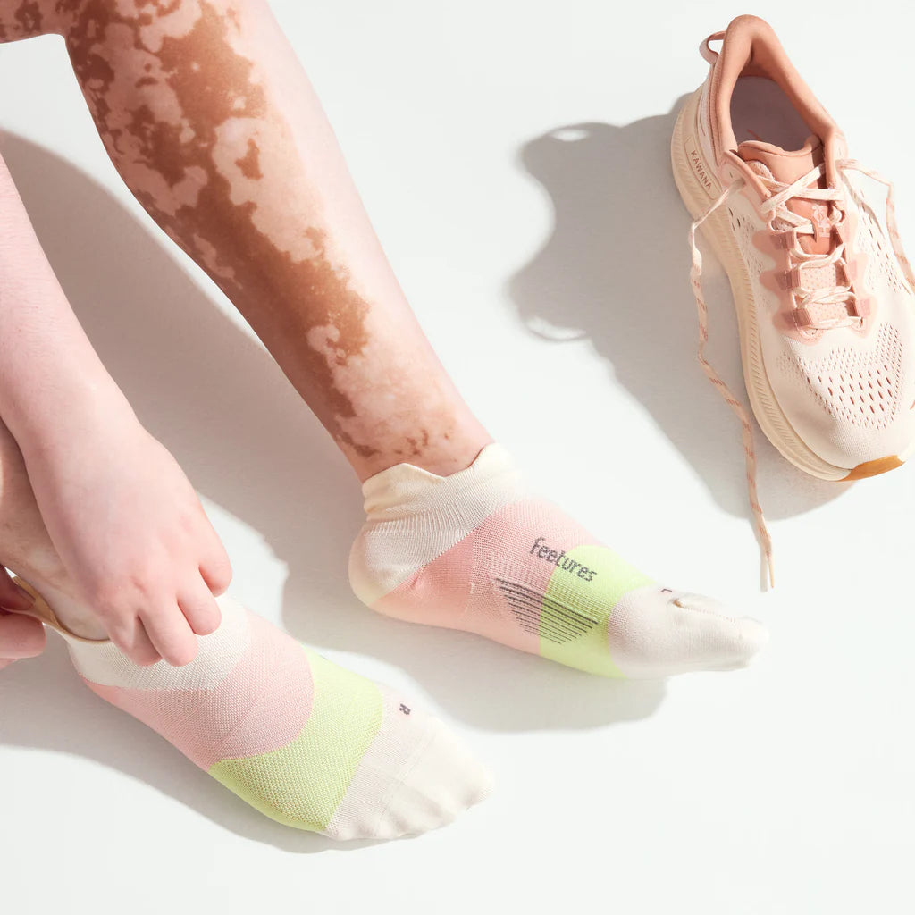 Feetures Elite Ultra Light No Show Tab - Sandy Melon