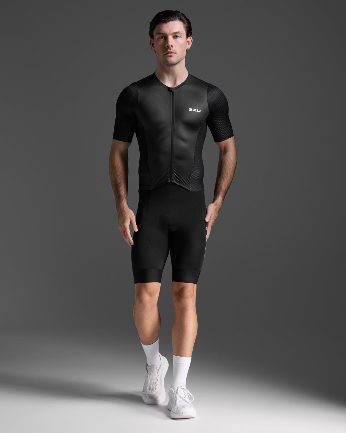 2XU Men's Aero Hex Sleeved Trisuit MT7394D - Black/White