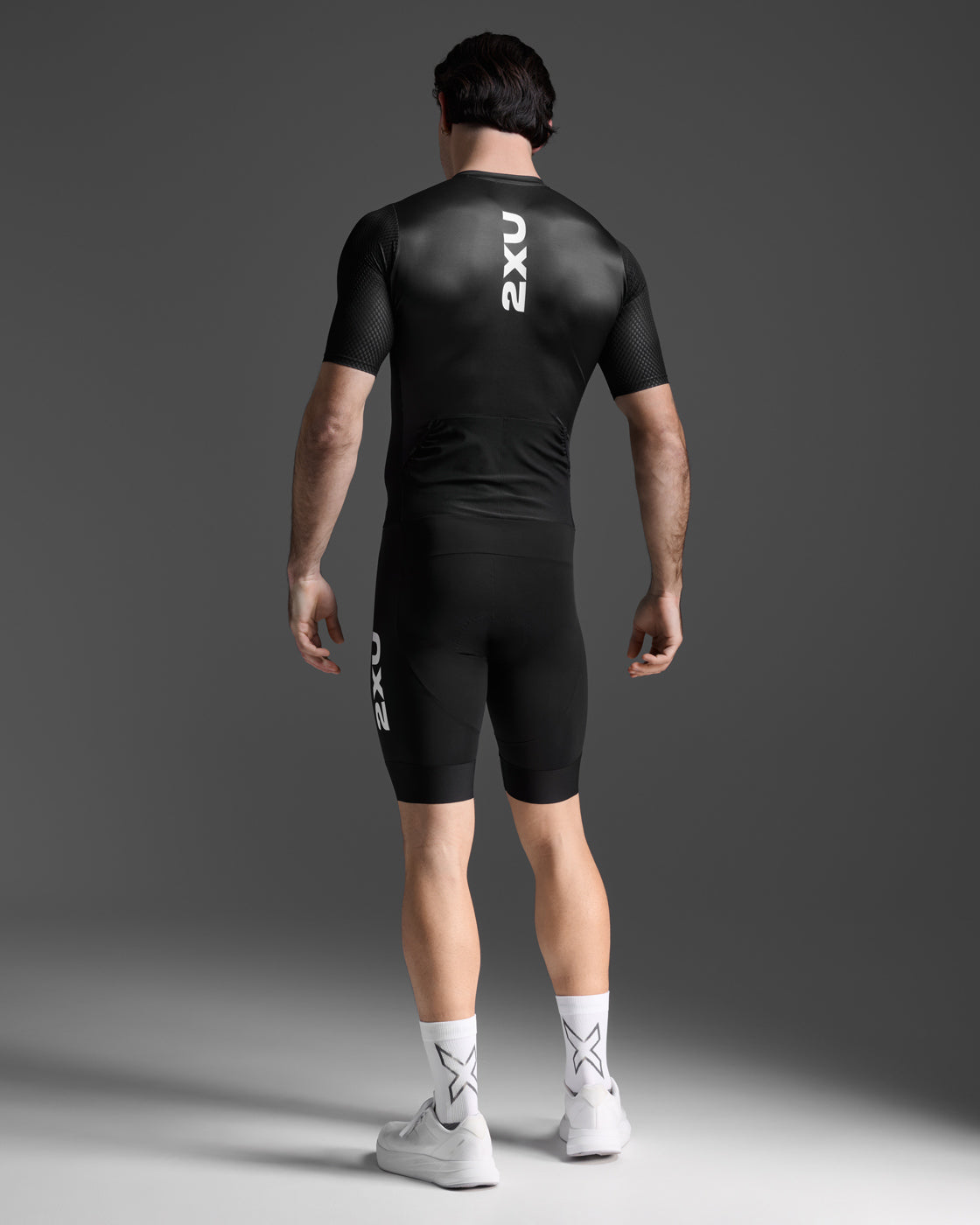 2XU Men's Aero Hex Sleeved Trisuit MT7394D - Black/White