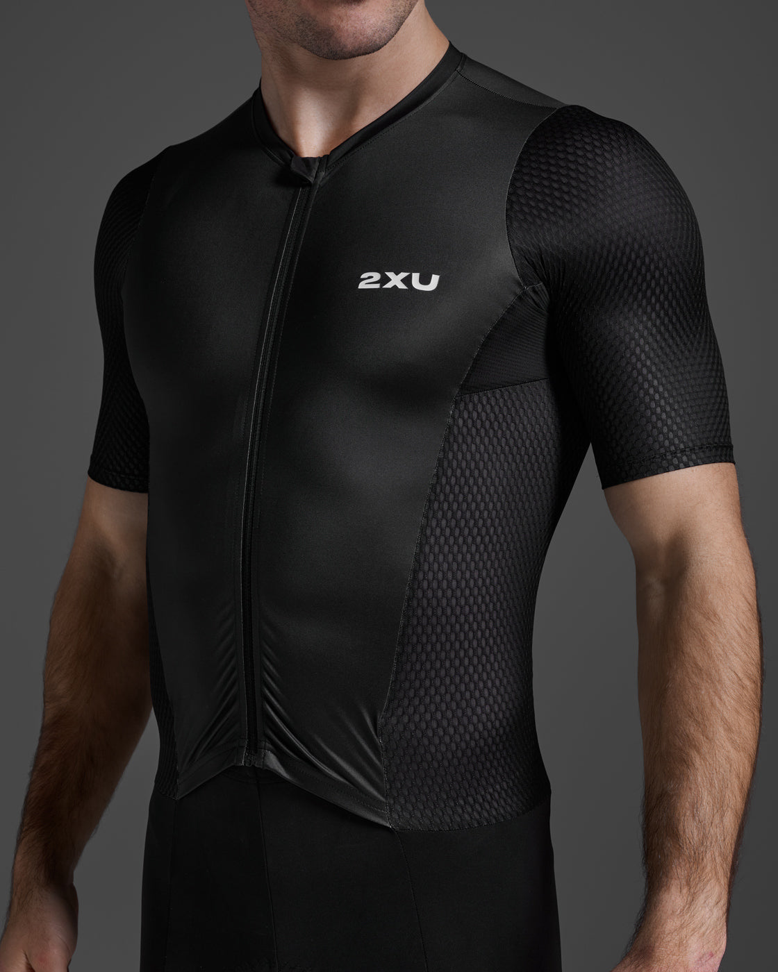 2XU Men's Aero Hex Sleeved Trisuit MT7394D - Black/White