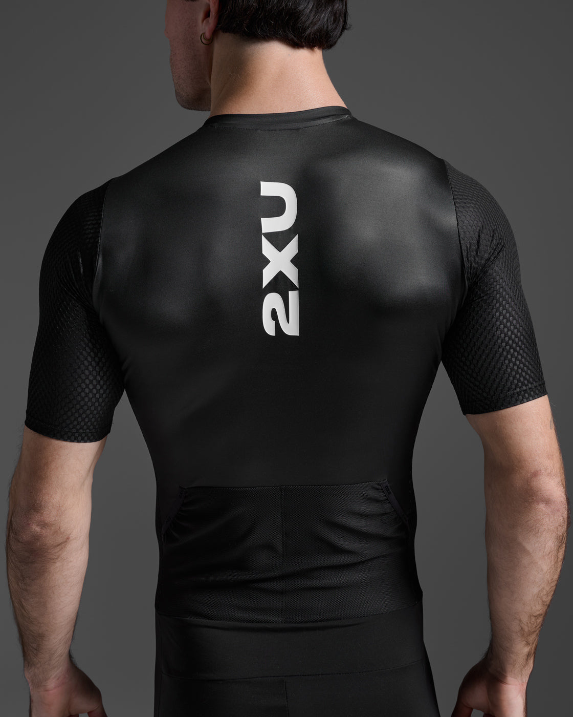 2XU Men's Aero Hex Sleeved Trisuit MT7394D - Black/White