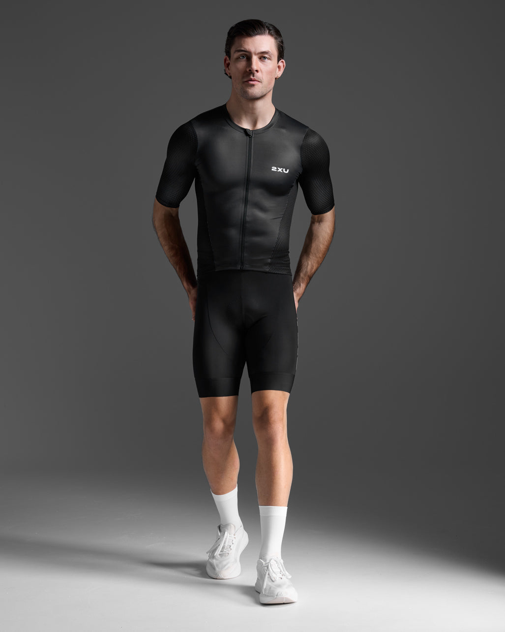 2XU Men's Aero Hex Tri Sleeved Top MT7395A - Black/White