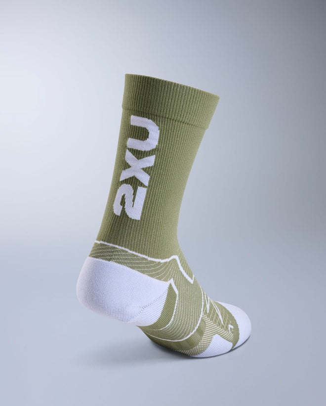 2XU Unisex's Vectr Cushion Crew Socks - Olive Leaf/Harbor Mist