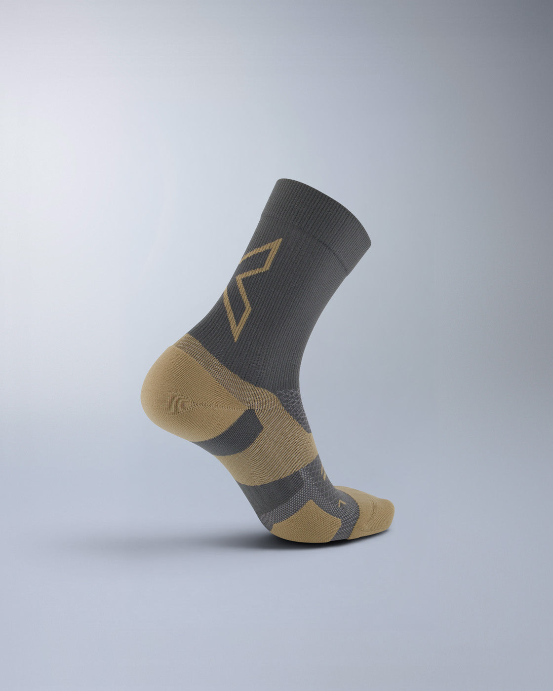 2XU Unisex's Vectr Light Cushion Crew Socks - Turbulence/Pebble