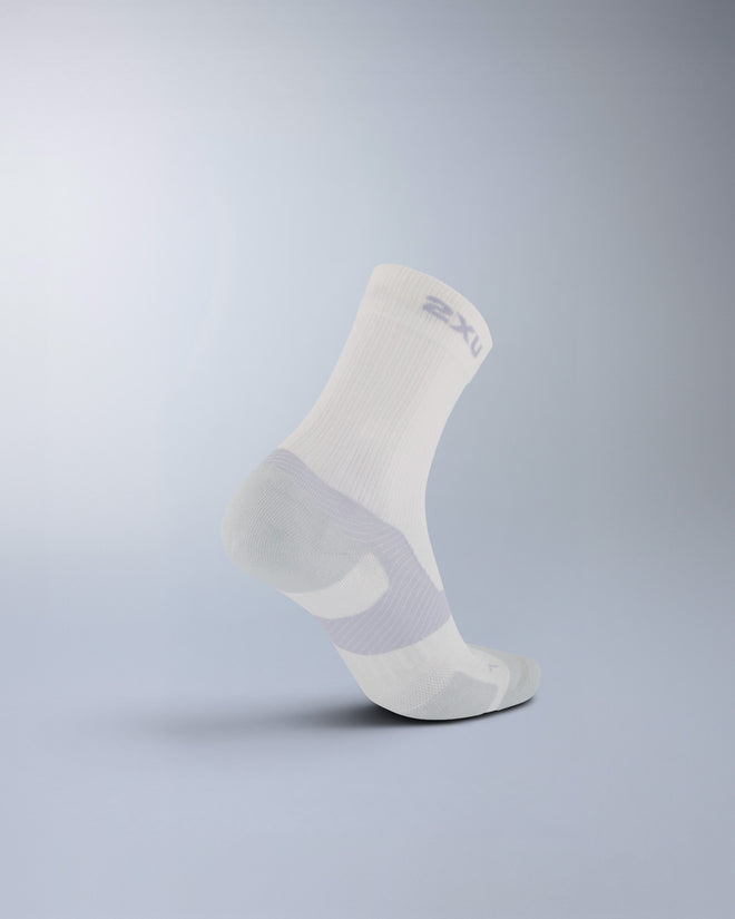 2XU Unisex's Vectr Light Cushion Merino Crew Socks - Chalk/Harbor Mist
