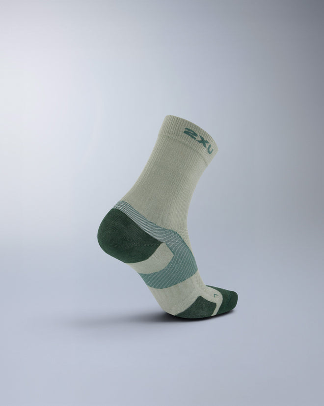 2XU Unisex's Vectr Light Cushion Merino Crew Socks - Eucalyptus/Olive Leaf