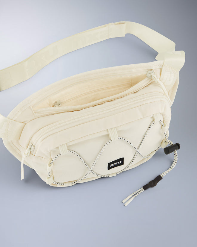 2XU Unisex's Cross Body Bag - Chalk/India Ink