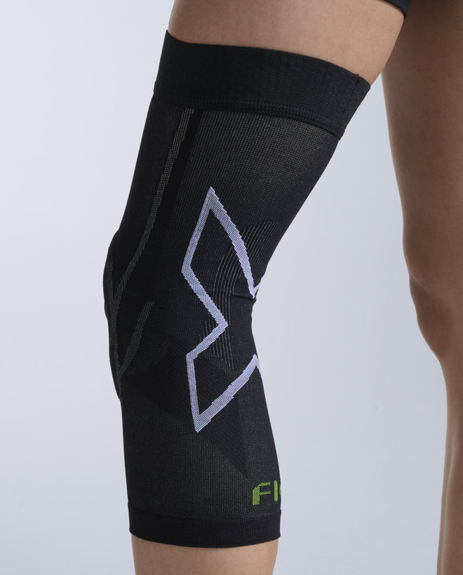 2XU Unsiex's Pain Relief Knee Brace - Grey/Black