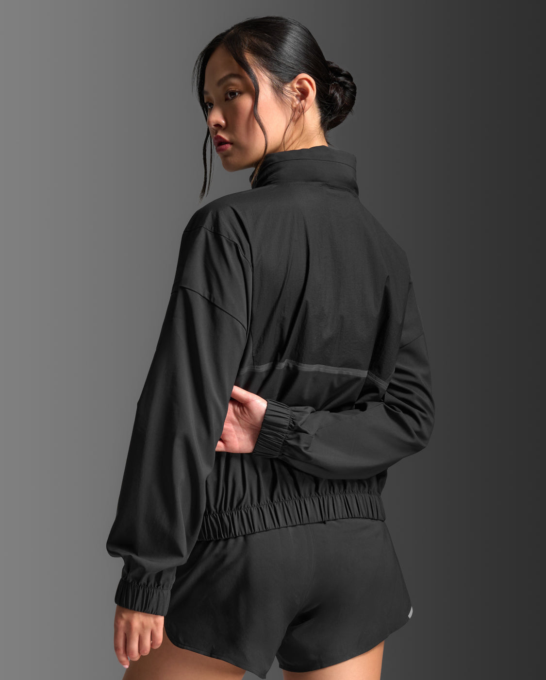 2XU Women's Aero Sheer Windbreaker - Black/Black Reflective