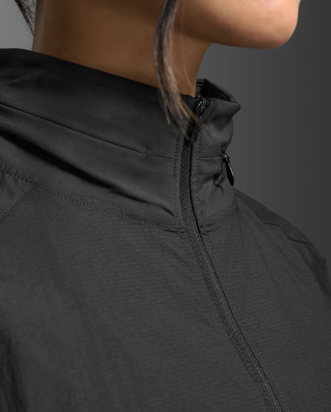 2XU Women's Aero Sheer Windbreaker - Black/Black Reflective