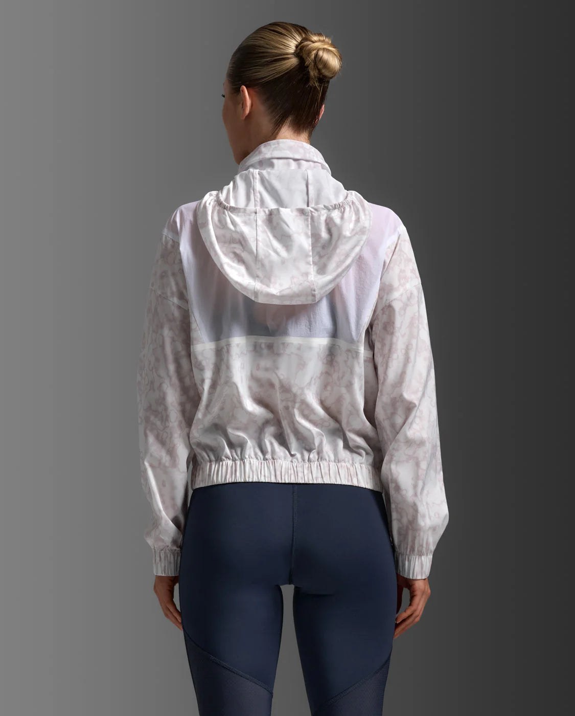 2XU Women's Aero Sheer Windbreaker - White Breccia/White Reflective