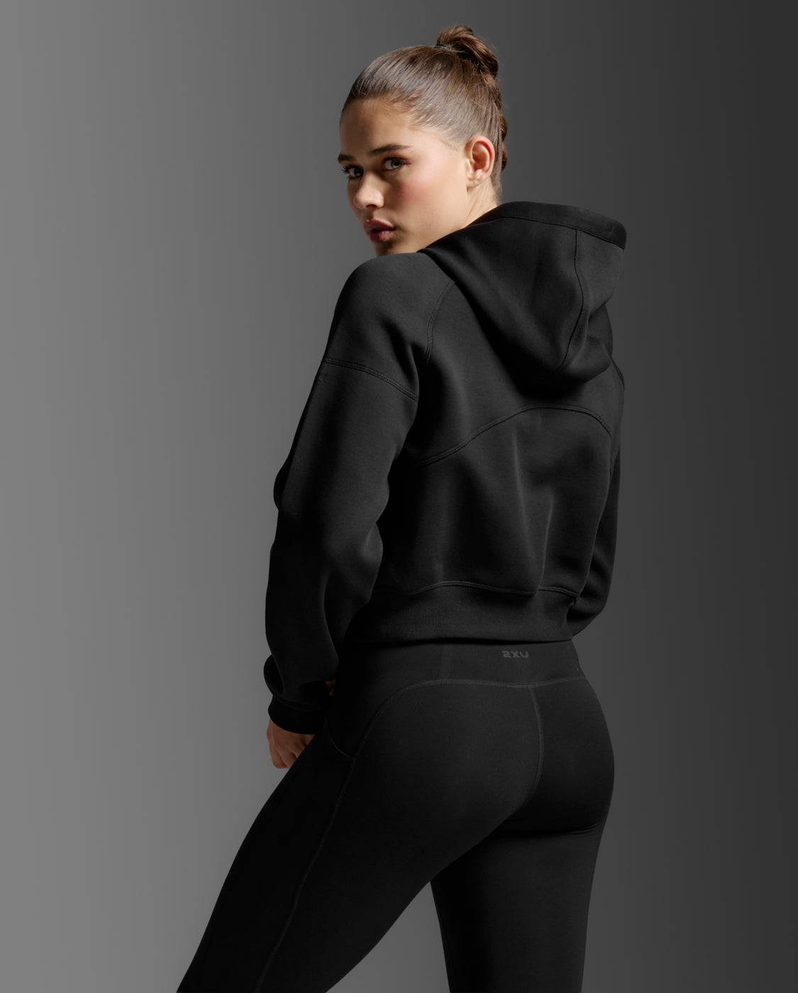 2XU Women's Form Smooth Spacer Crop Hoodie - Black/Black