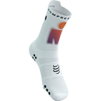 Compressport Unisex's Pro Racing Socks v4.0 Run High 360° print Ironman 2025 L1 - White/Sunset