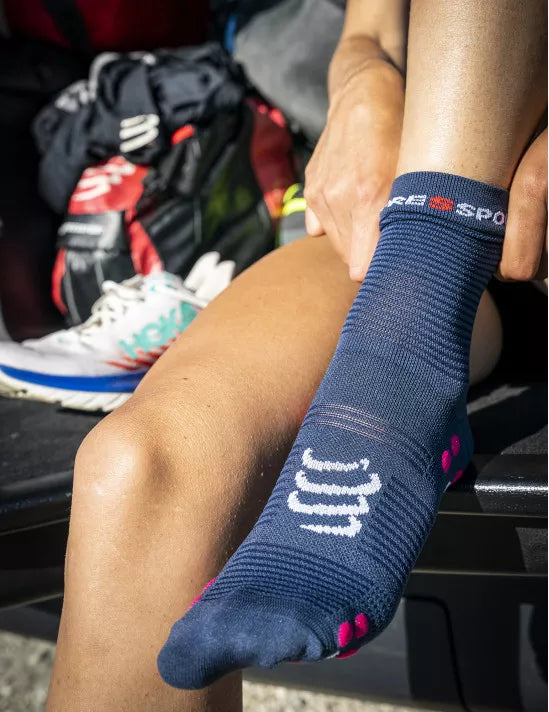 Compressport Unisex's Pro Racing Socks v4.0 Run High - Mood Indigo/Magenta