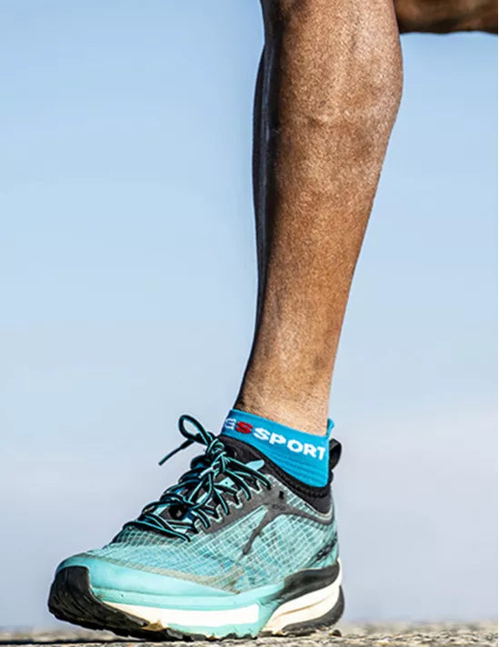 Compressport Unisex's Pro Racing Socks v4.0 Run Low - Mosaic Blue/Magnet