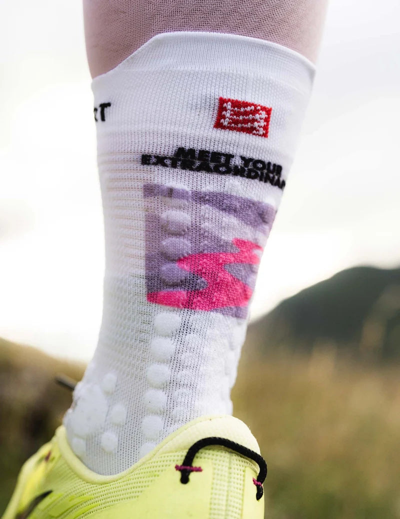 Compressport Unisex's Pro Racing Socks v4.0 Trail 360° print UTMB 2025 L1 - White/Roseate