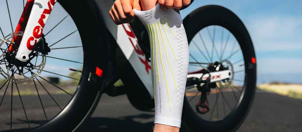 Compressport Unisex Calf Sleeve R2 Aero - White