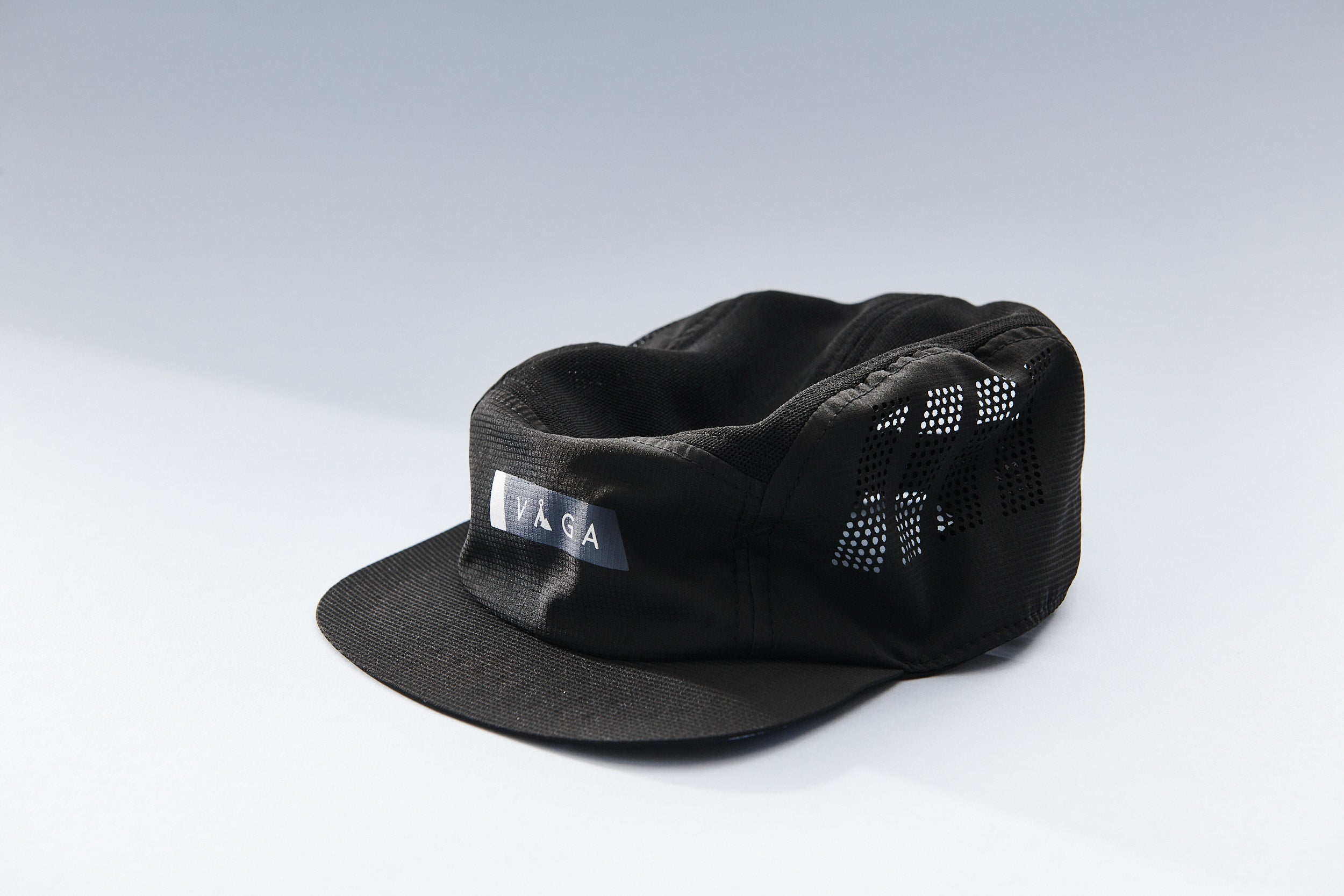 VAGA Feather Racing Cap - Black/Charcoal/Mist Grey/White