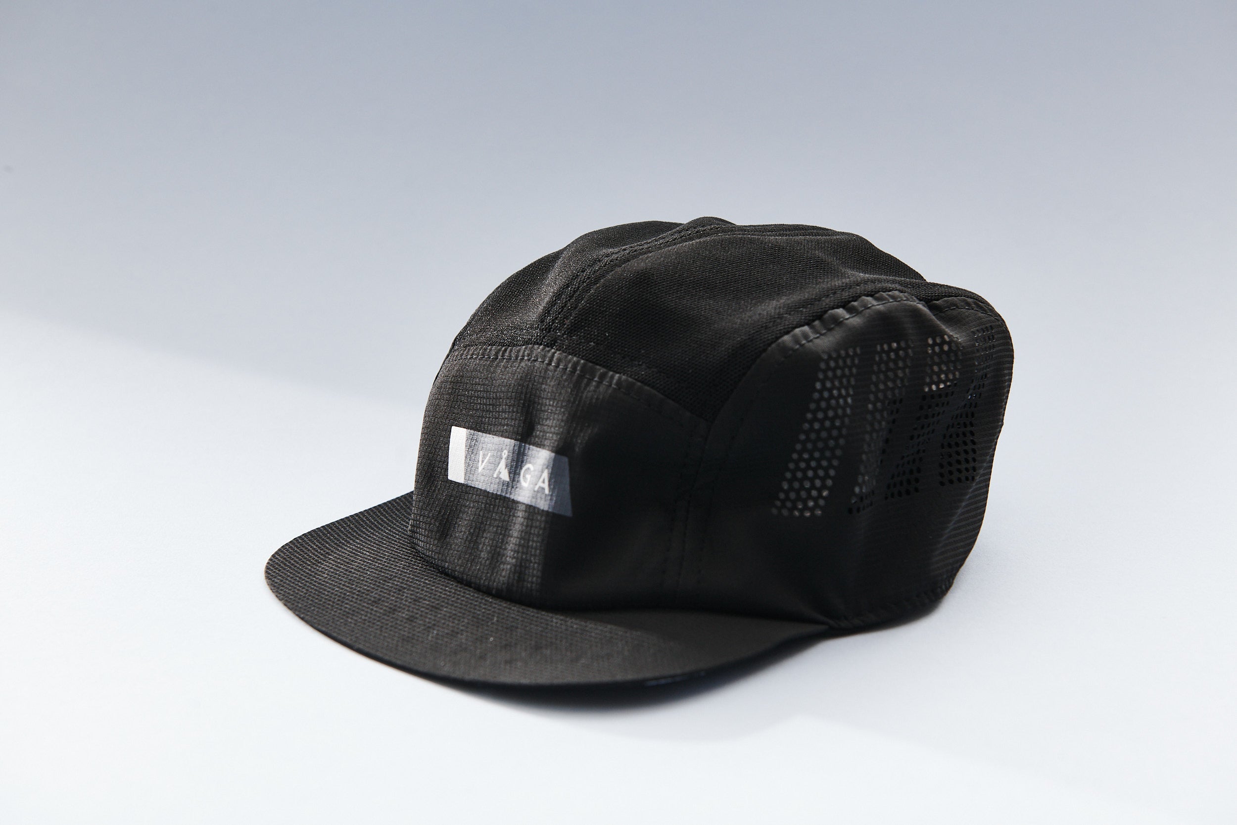 VAGA Feather Racing Cap - Black/Charcoal/Mist Grey/White