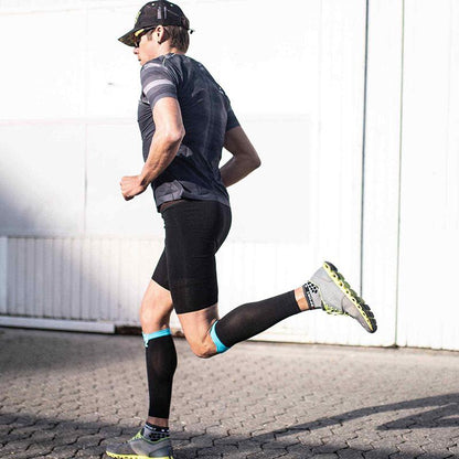 COMPRESSPORT RUN UNDER CONTROL SHORT-BLACK (AM00022B_990)