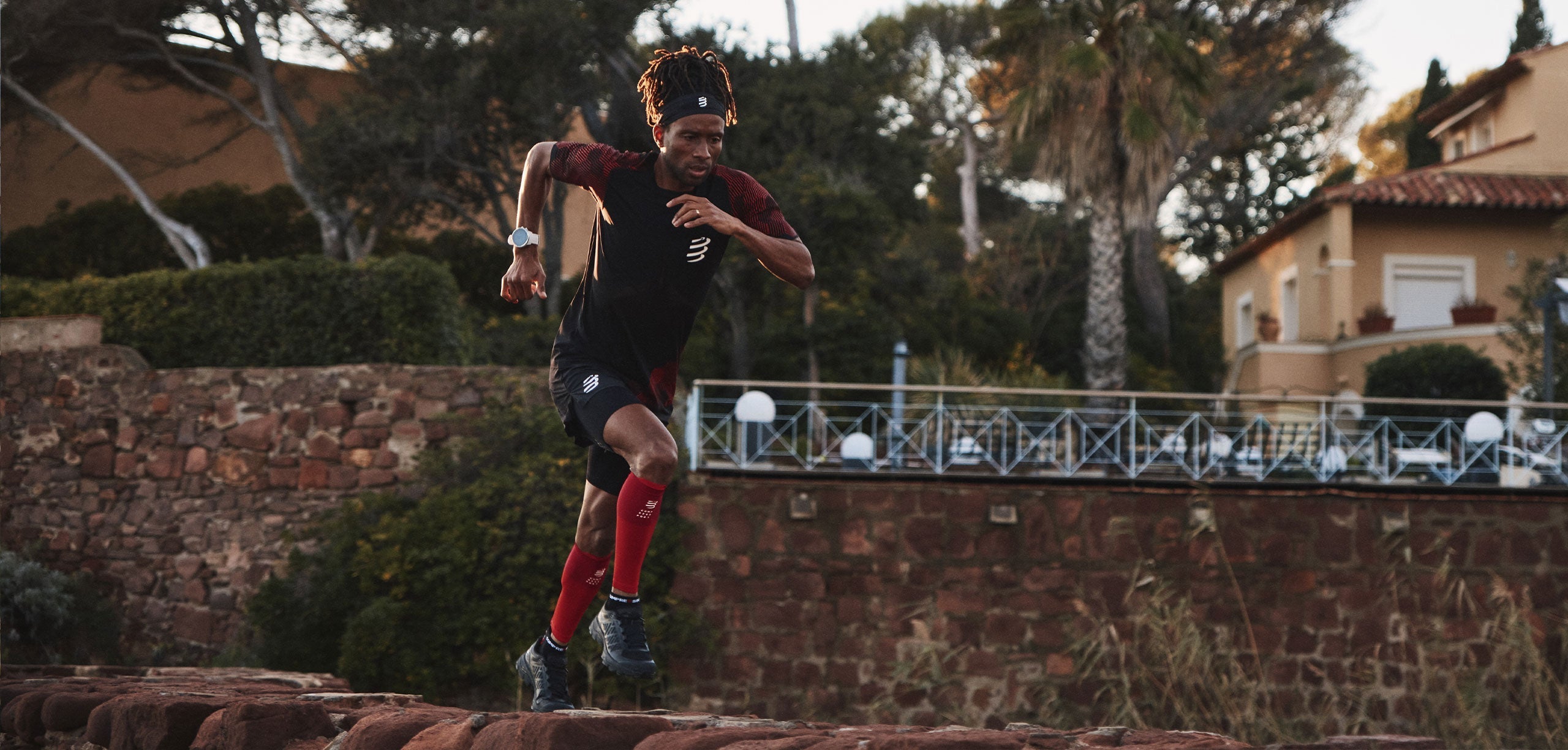 Compressport Men's Racing SS Tshirt - Black/Red