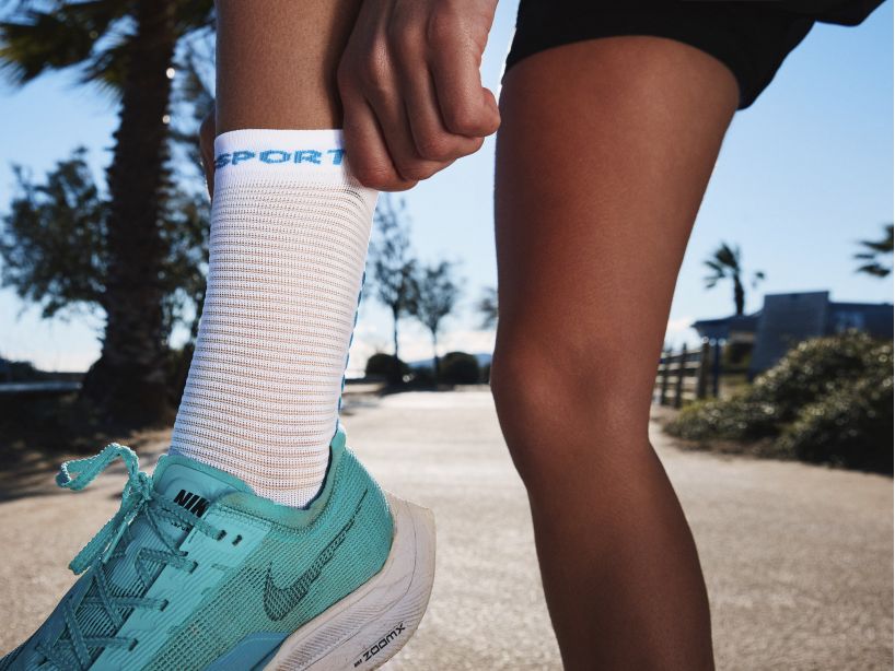 Compressport Unisex's Pro Racing Socks v4.0 Run High - White/Fjord Blue