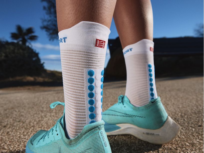 Compressport Unisex's Pro Racing Socks v4.0 Run High - White/Fjord Blue