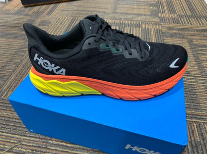 HOKA Men's Arahi 6 - Black/Flame