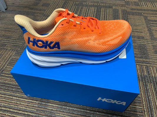 HOKA Men's Clifton 9 WIDE - Vibrant Orange/Impala