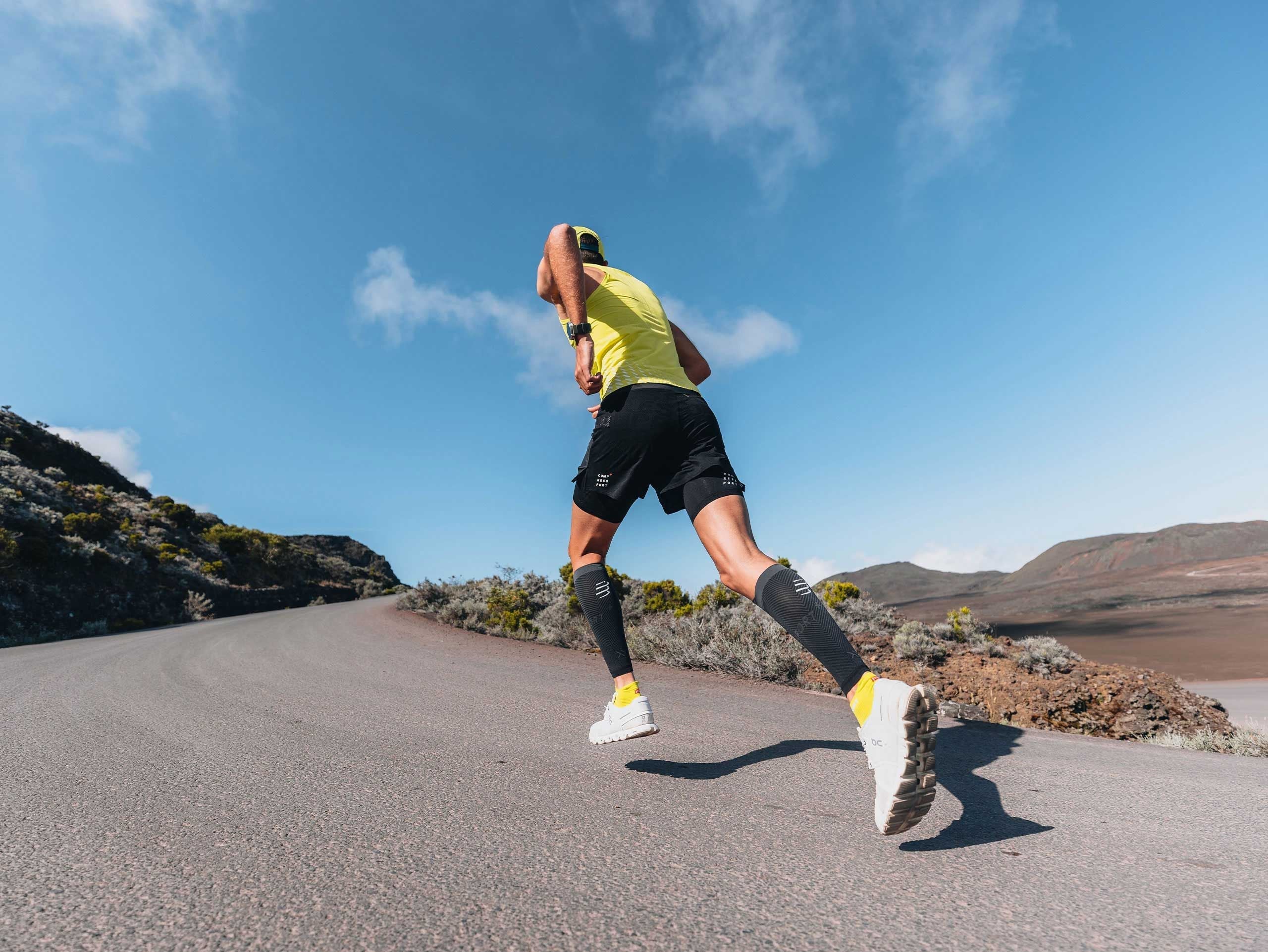 Compressport Men's Pro Racing Singlet - Evening Primrose/White