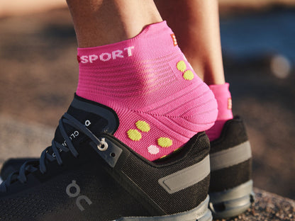 Compressport Unisex's Pro Racing Socks v4.0 Run Low - Fluo Pink/Primerose