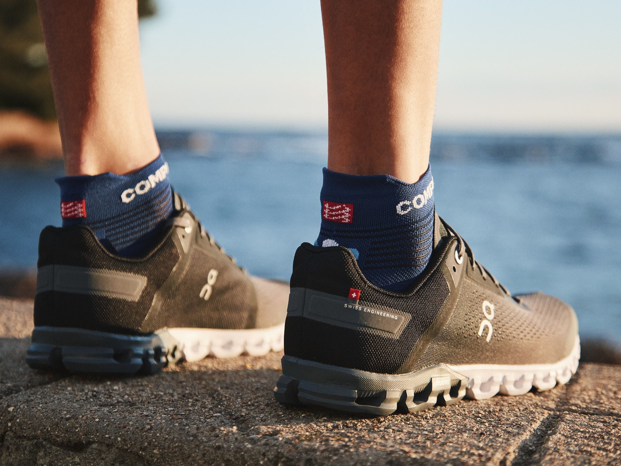 Compressport Unisex's Pro Racing Socks v4.0 Run Low - Sodalite/Fluo Blue