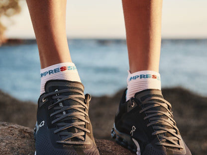 Compressport Unisex's Pro Racing Socks v4.0 Run Low - White/Flord Blue